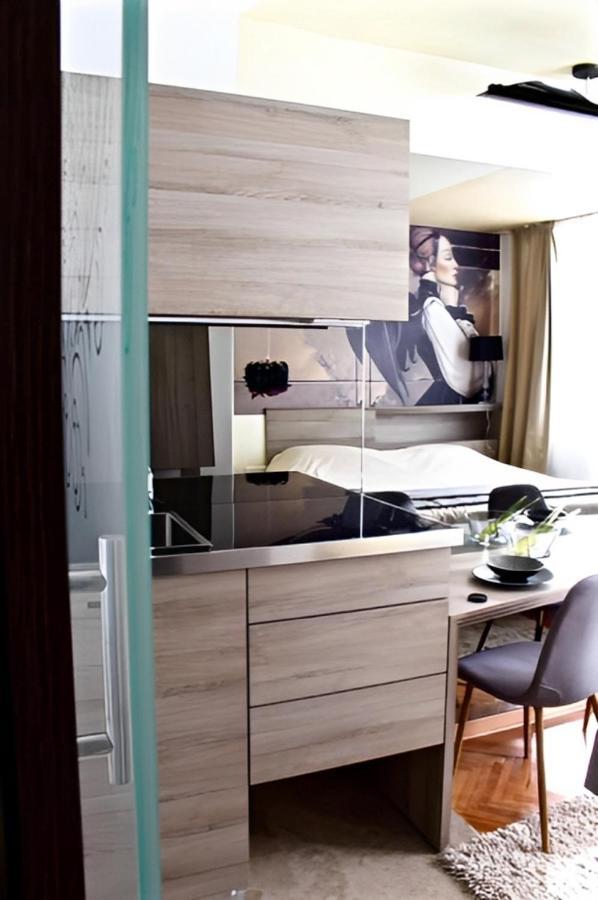 Crown Apartman Belgrado Exterior foto