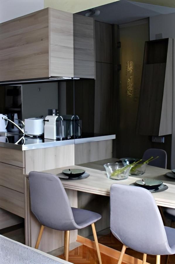 Crown Apartman Belgrado Exterior foto